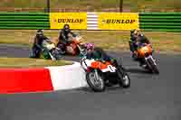 Vintage-motorcycle-club;eventdigitalimages;mallory-park;mallory-park-trackday-photographs;no-limits-trackdays;peter-wileman-photography;trackday-digital-images;trackday-photos;vmcc-festival-1000-bikes-photographs